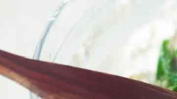 Espinacas al ajillo con un toque crocante