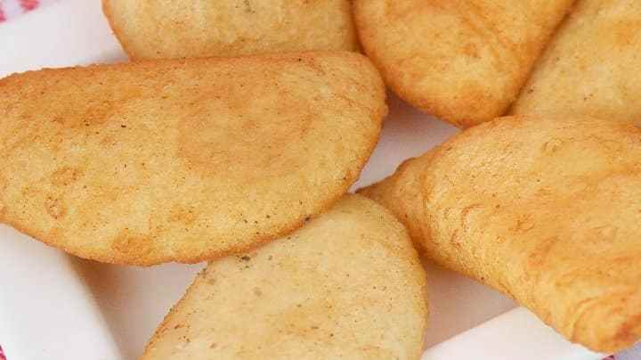 EMpanada de cazón venezolana