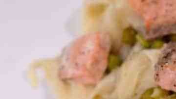 Fetticcini en salsa blanca con salmón