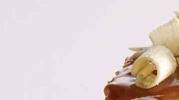 Bizcocho de vainilla relleno con dulce de leche