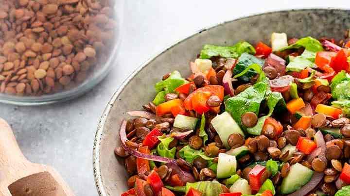 ensalada fresca de lentejas con pepino