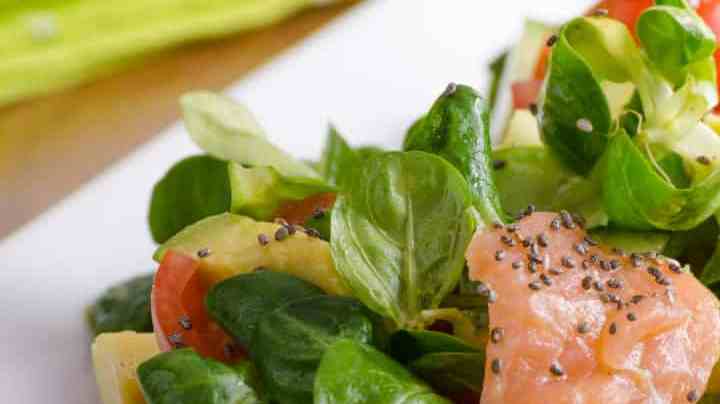 ensalada de salmon y aguacate facil