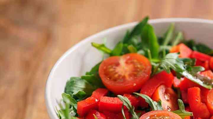 ensalada de tomates cherry