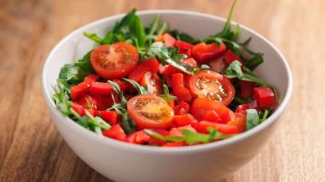 ensalada de tomates cherry