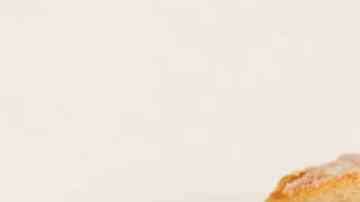 delicioso sandwich de atún con huevo