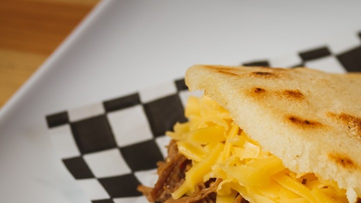 Arepa pelua venezolana