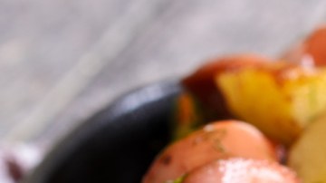 Papas al horno con salchichas