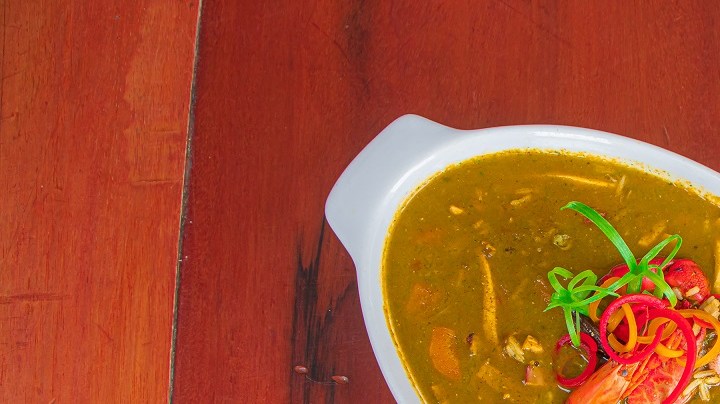 Aguadito de mariscos