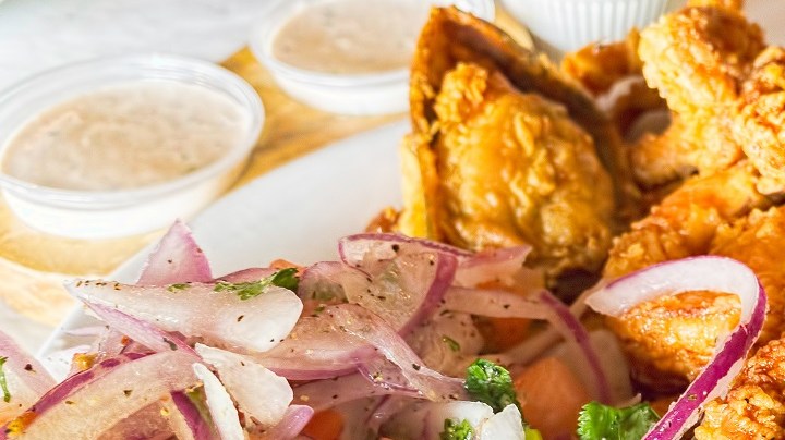 Jalea de mariscos peruana