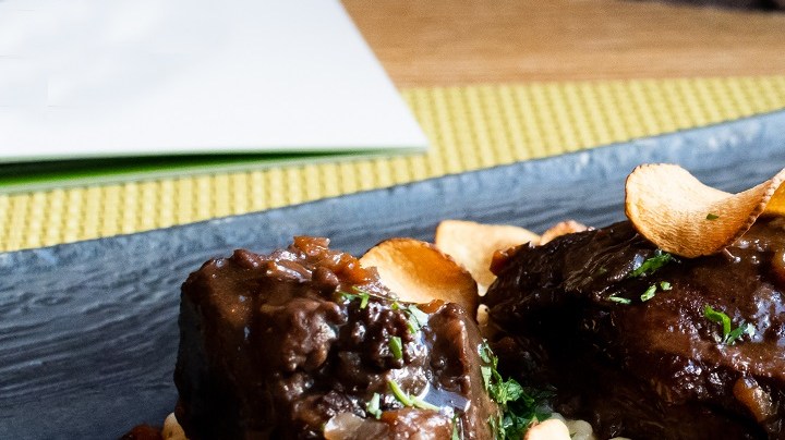 Osobuco al horno con vino tinto