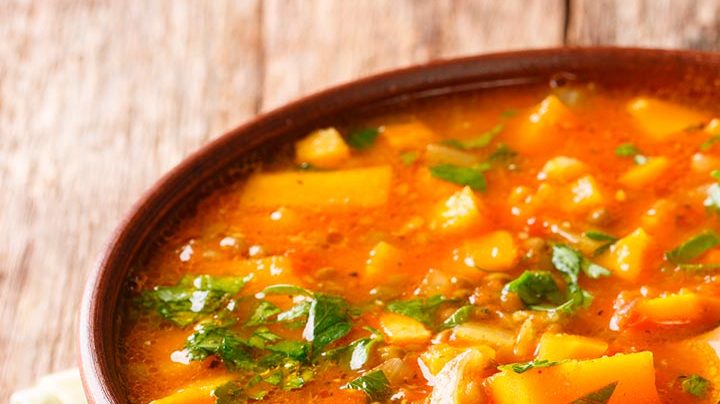 plato con lentejas a la jardinera