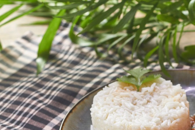 Bistec en salsa roja con papas