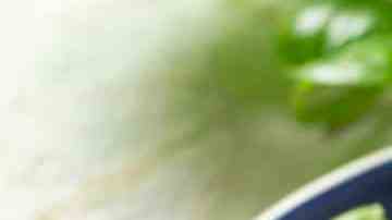 Ensalada de fresas y aguacate. Paso a paso