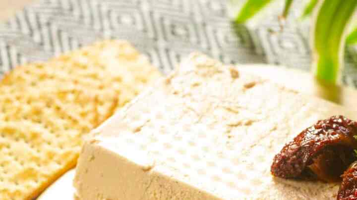 Mousse de atún con chipotle