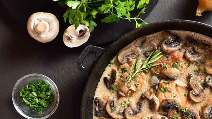 filetes de pavo en salsa de champiñones