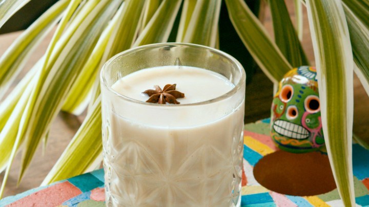 Atole de vainilla con anís estrella