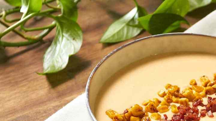 Sopa de tocino queso y cerveza