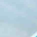 plato con ensalada de garbanzos y pepino