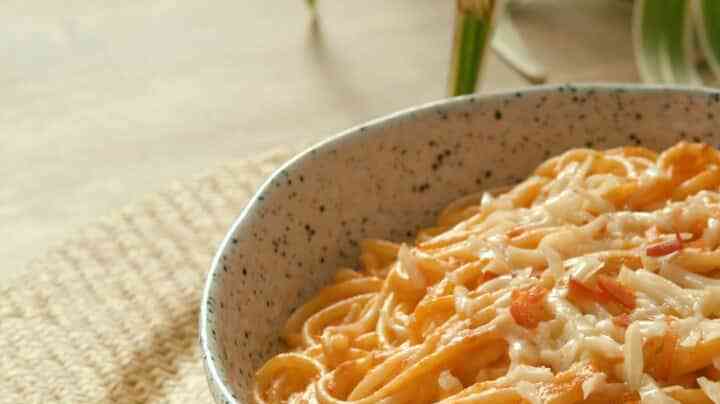 espaguettis en salsa de pimiento morrón