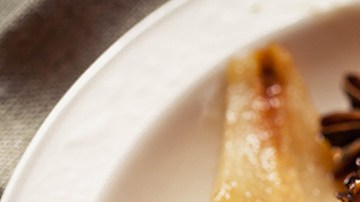 plato con 4 peras al horno