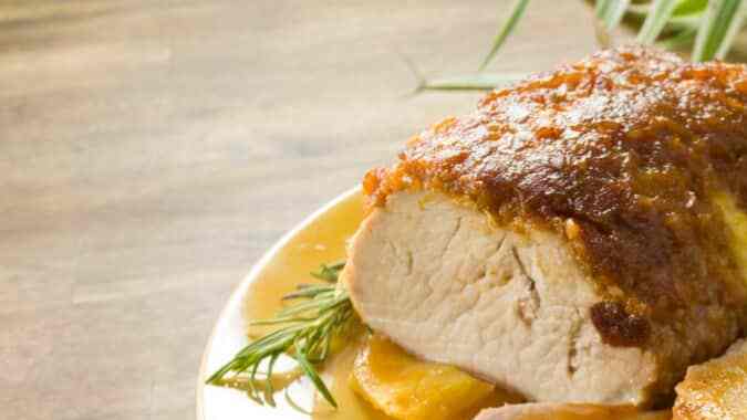 pierna de cerdo en salsa de piña y chipotle