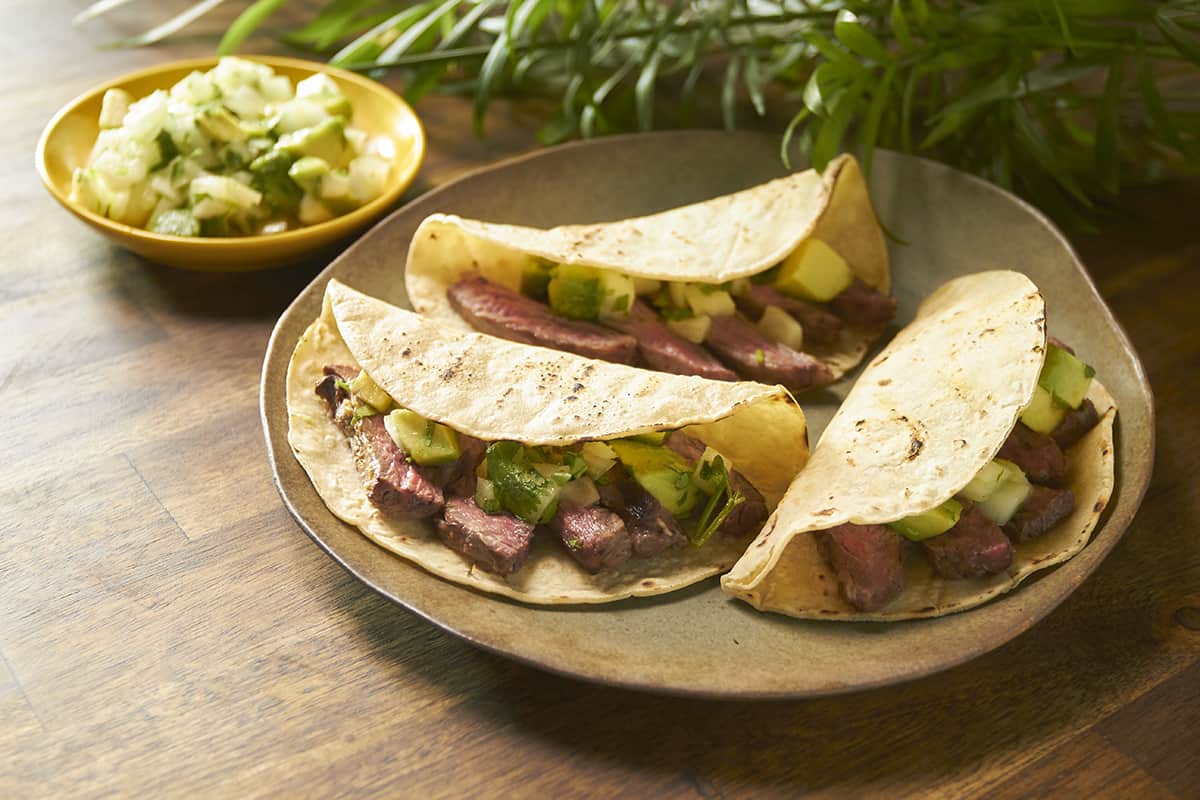 plato con tacos de asada