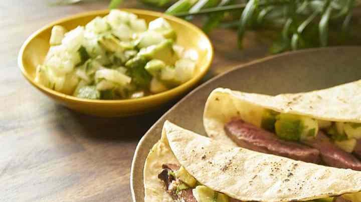 plato con tacos de asada