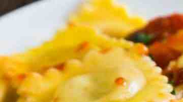 Ravioles rellenos de pollo