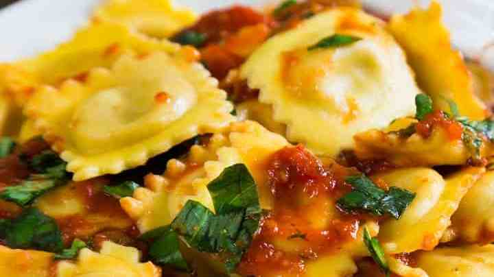 Ravioles rellenos de pollo