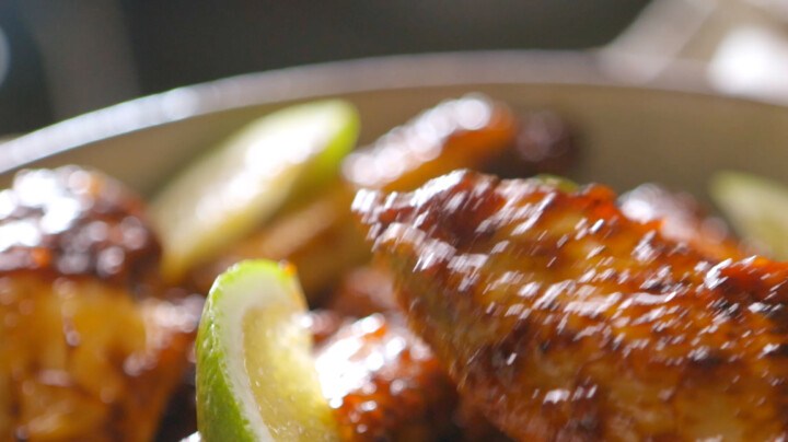 Alitas de pollo picante_comedera.00_00_48_13.Still003