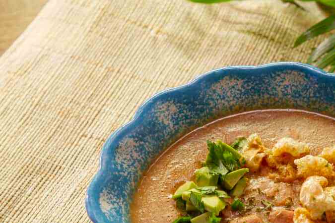 crema de frijoles con salchichas