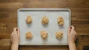 Galletas de chocolate blanco y macadamia paso 6