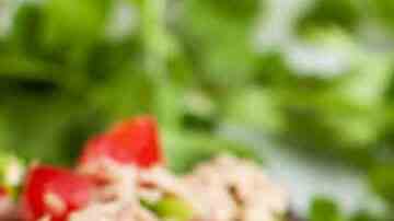 aguacates rellenos de atún