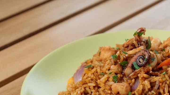 Arroz marinero ecuatoriano