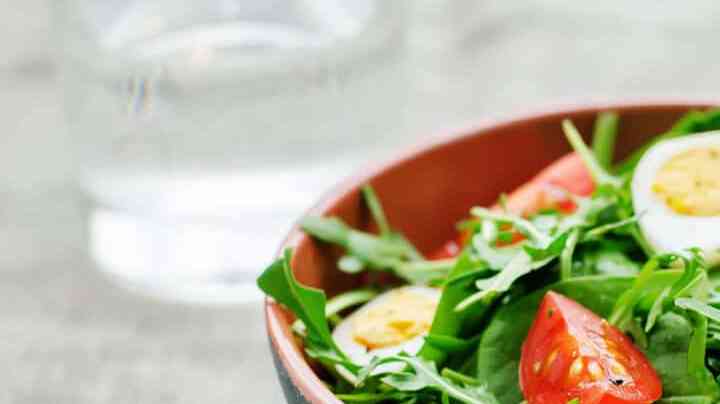 ensalada de espinacas con huevo