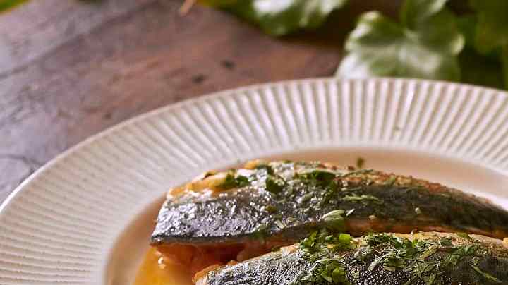 Caballa en salsa de tomate