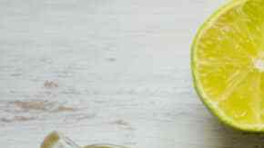 plato de ensalada de acelgas con quinoa