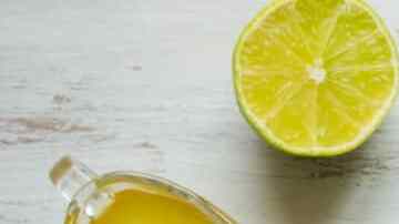 plato de ensalada de acelgas con quinoa