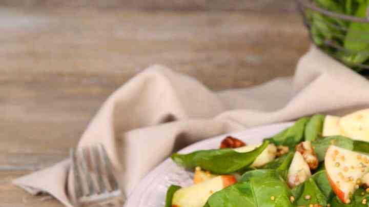 ensalada de espinacas con manzana y nueces