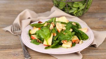 ensalada de espinacas con manzana y nueces