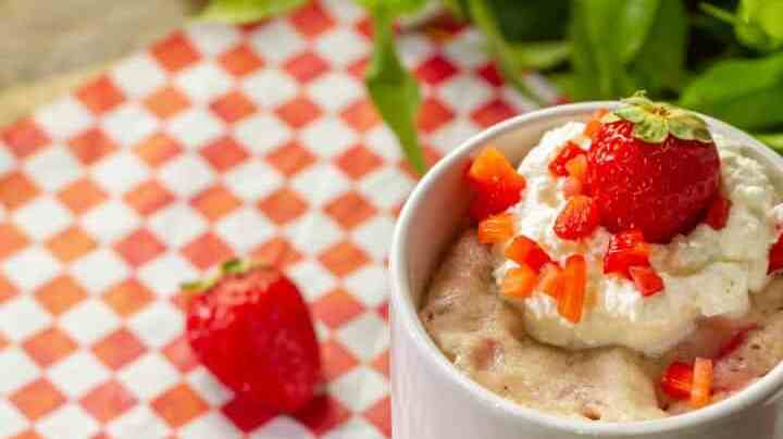 mugcake de fresas con crema