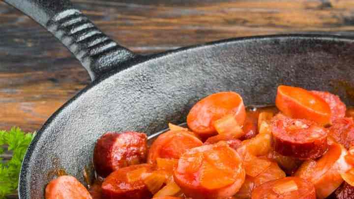 Salchicha en salsa de tomate