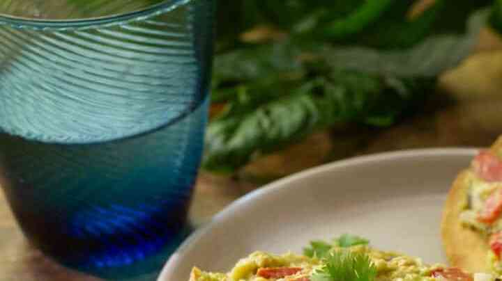 tostadas de atún y aguacate