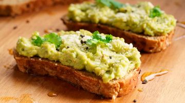 ricas tostas de guacamole