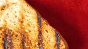 Huevos al plato con salchicha