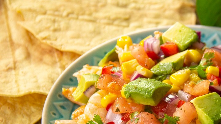 Pico de gallo con camarones