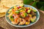 Pico de gallo con camarones