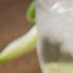 flautas rellenas de chicharrón en salsa roja