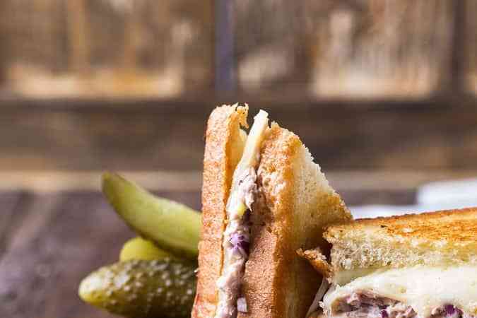 sándwich de atún americano