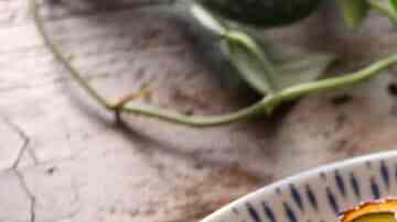 Pinchito de pollo con calabacín y bacon